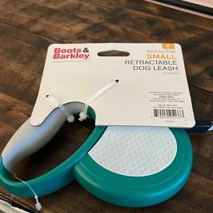 Small retractable dog leash
